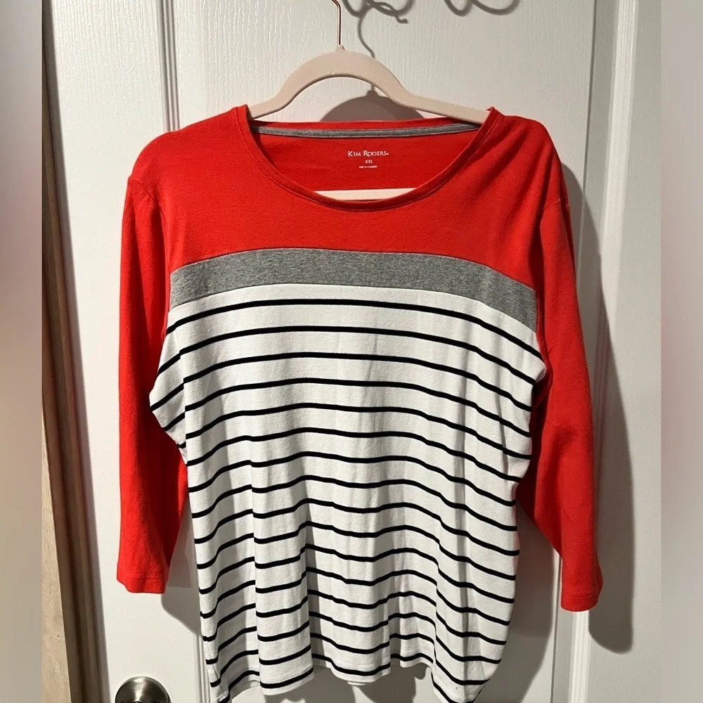 Kim Rogers XXL coral top with white black and grey strips.